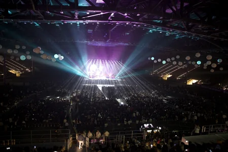 İtalyan müğənni Eros Ramazzotti Bakıda ilk dəfə konsert verib