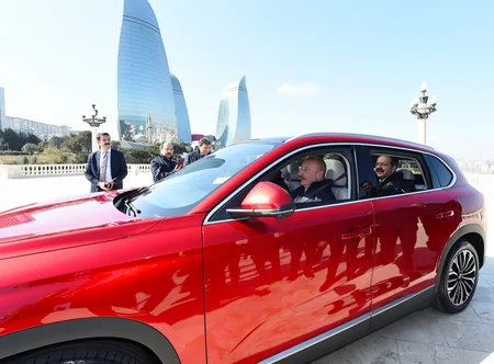 Türkiyənin ilk yerli elektromobili “Togg” İlham Əliyevə təqdim olunub - YENİLƏNİB