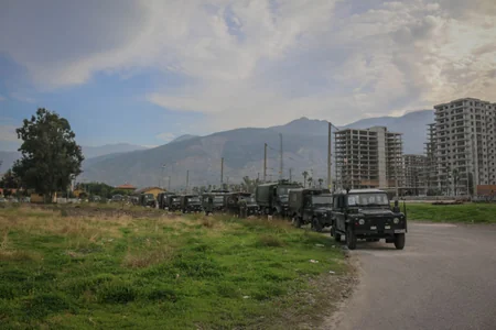 Турция размещает на границе с Сирией военную силу и технику
