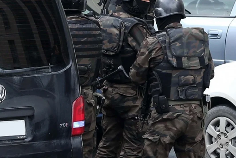 Gürcüstanda polis idarəsinə hücum edilib, bir polis ölüb, biri yaralanıb