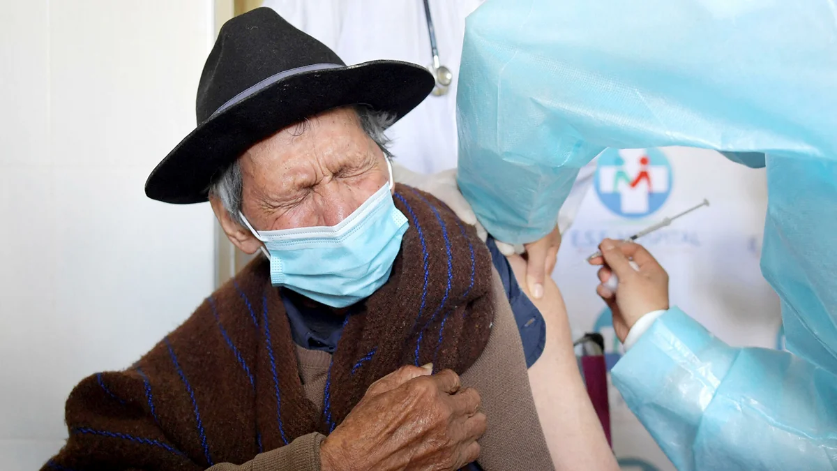 Oldest vaccine recipients in China aged over 100 years