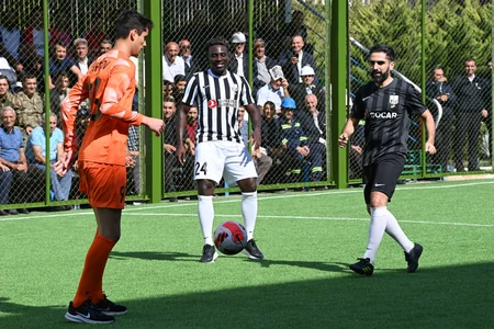 “Neft Daşları”nda “Neftçi” Futbol Klubu ilə neftçilər arasında yoldaşlıq görüşü keçirilib