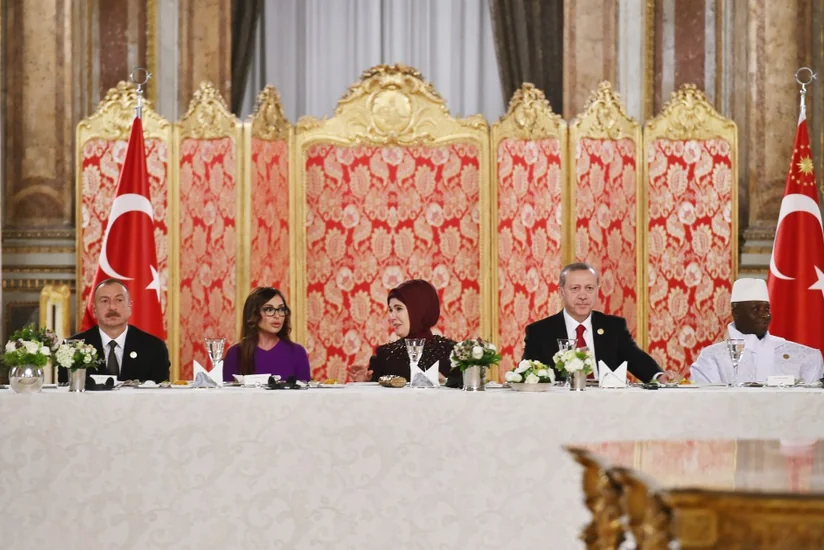 ​İƏT-in XIII Sammiti çərçivəsində dövlət və hökumət başçılarının şərəfinə ziyafət verilib