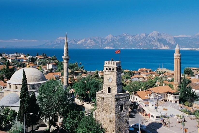 ​Türkiyənin turizm naziri rusları ölkəsində təhlükəsiz istirahətə dəvət edib