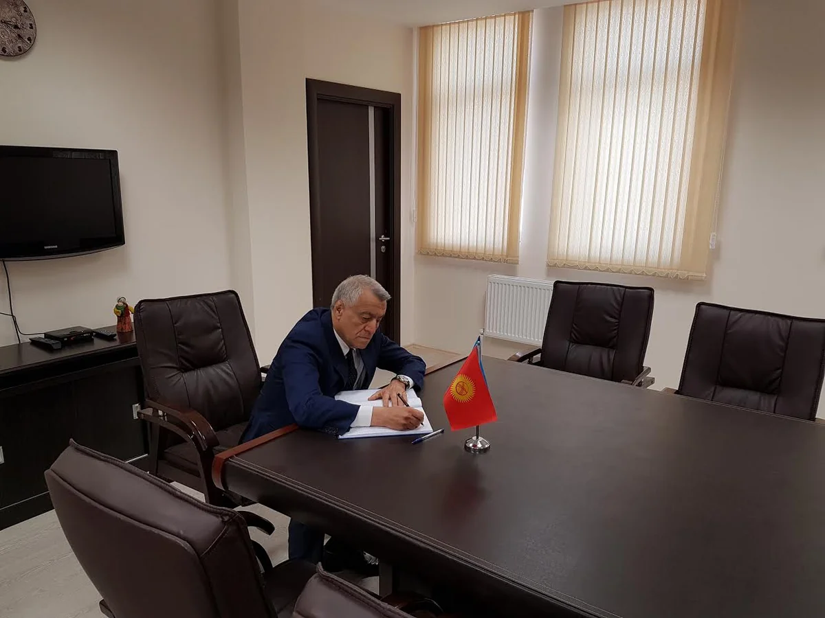 Natiq Əliyev Qırğızıstan səfirinə başsağlığı verib