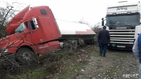Rusiyadan yük gətirən avtomobil Qusarda aşıb - VİDEO
