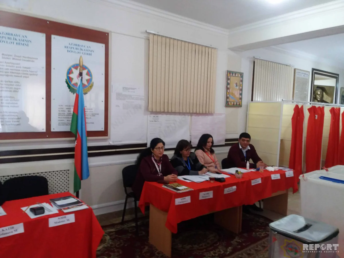 Nəsimi-Səbail dairəsinin 5 saylı məntəqəsində 21 nəfər səs verib - FOTO