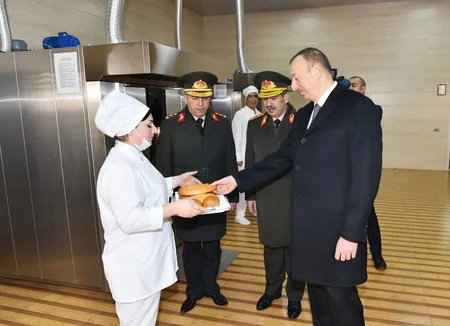 Ali Baş Komandan İlham Əliyev yeni hərbi şəhərciyin açılışında iştirak edib - YENİLƏNİB
