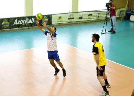 Voleybol üzrə Zəfər Kubokunda yarımfinalçılar müəyyənləşib