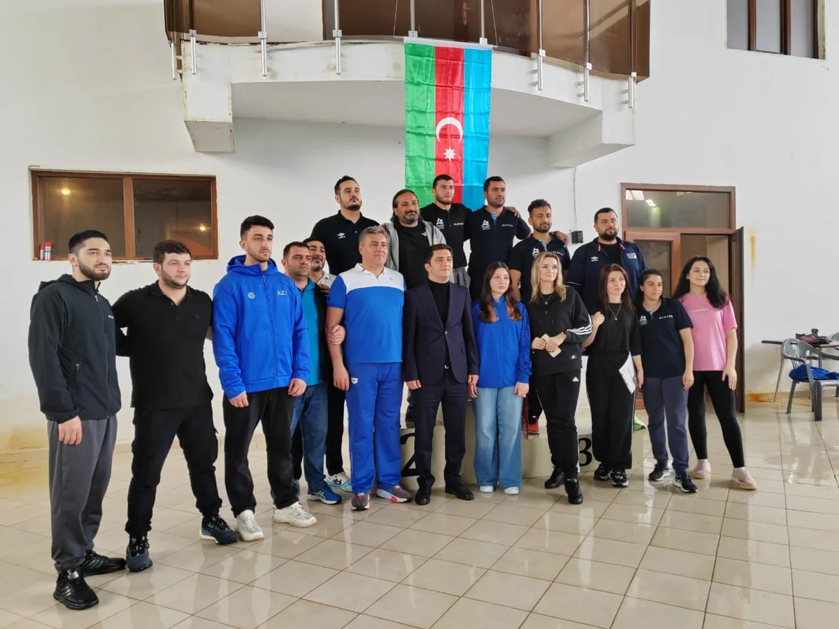 Üzgüçülük üzrə uşaq liqasının mərhələ yarışları keçirilib