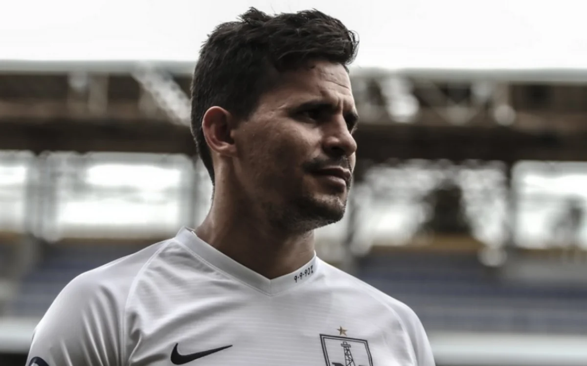 Бразильский нападающий вернулся в стан Нефтчи