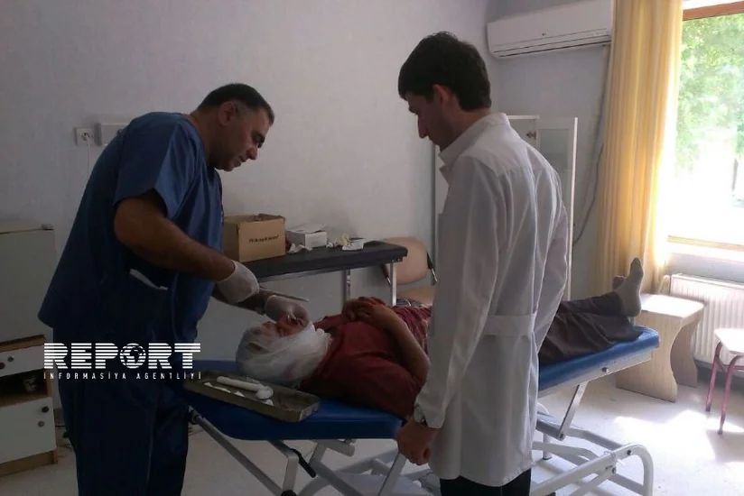 Lerikdə qonşular arasında kütləvi dava düşüb, bir nəfərin hər iki qulağı kəsilib - FOTO