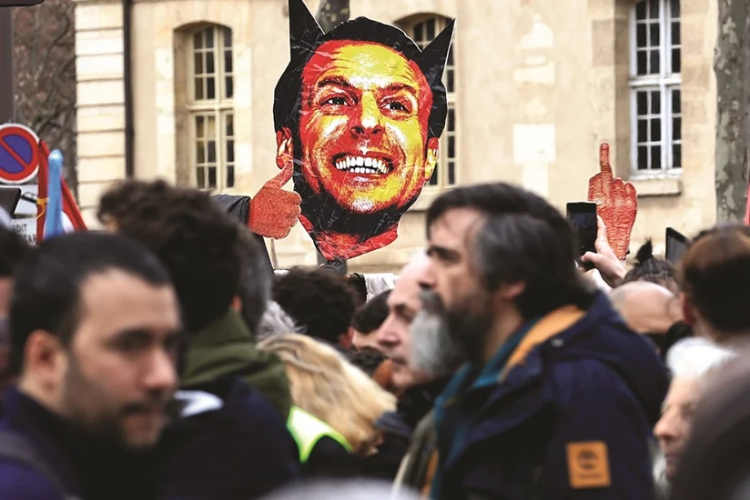 Fransanın hər yerində Makronun siyasətinə qarşı nümayişlər keçirilir