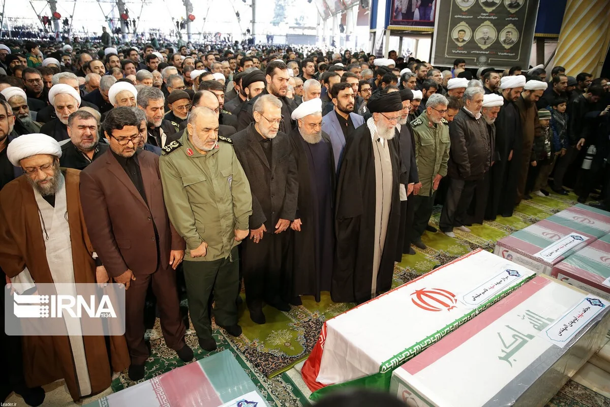 В Тегеране прощаются с генералом Сулеймани, совершен Джаназа-намаз - ФОТО