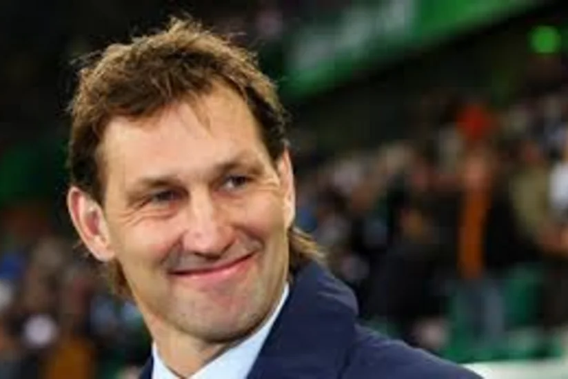 Toni Adams Böyük Britaniyanın ən uğursuz baş məşqçilərindən sayılıb