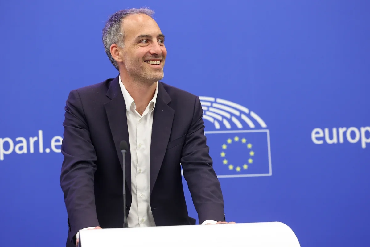 Candidate for European Parliament elections pelted with eggs in France