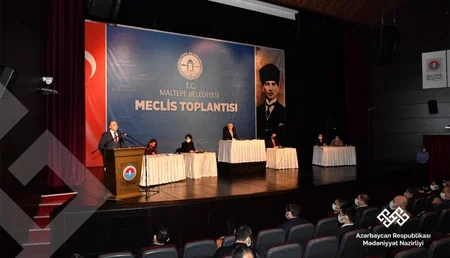 Anar Kərimov İstanbulda azərbaycanlı incəsənət xadimləri ilə görüşüb