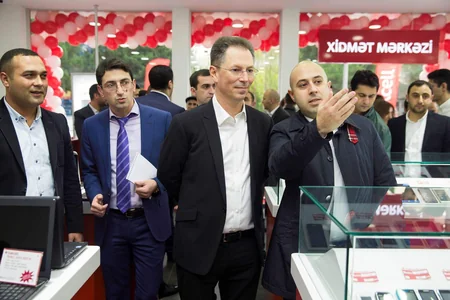 Bakcell Sumqayıtda yeni Satış və Xidmət Mərkəzi açıb