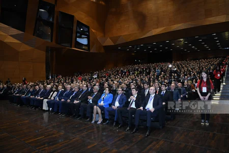 Azərbaycan müəllimlərinin XVI qurultayı keçirilir - YENİLƏNİB