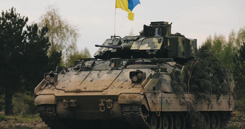 США одобрили продажу Украине комплексов HAWK и БМП Bradley