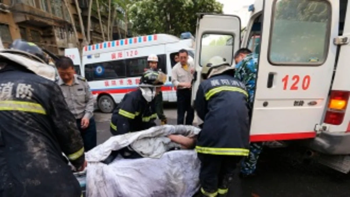 В Китае грузовой автомобиль врезался в толпу, 13 человек погибли
