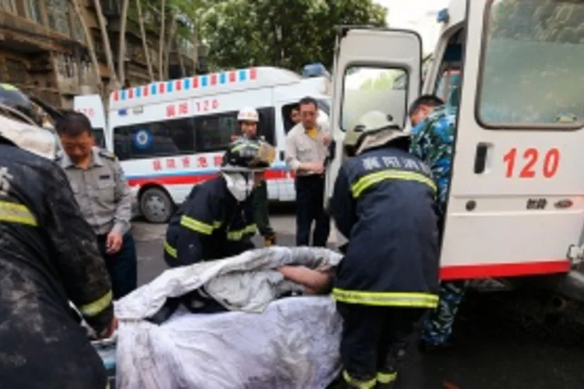 В Китае грузовой автомобиль врезался в толпу, 13 человек погибли