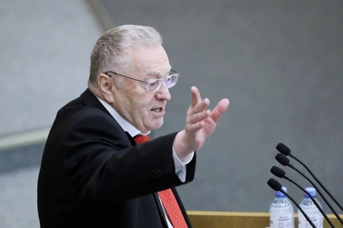 Vladimir Jirinovski futbolda yeni qaydalar təklif edib