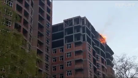 Bakıda yeni tikilən çoxmərtəbəli yaşayış binasında baş verən yanğın söndürülüb - FOTO - VİDEO - YENİLƏNİB