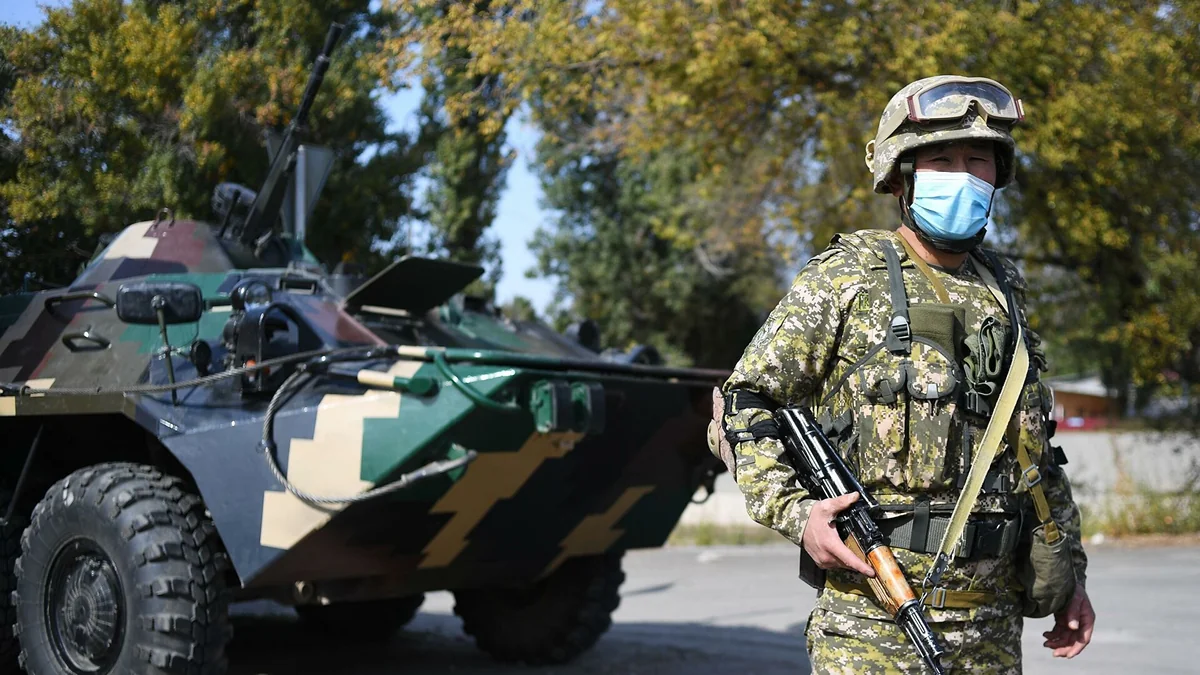 В Бишкеке ввели комендантский час, экс-президент задержан