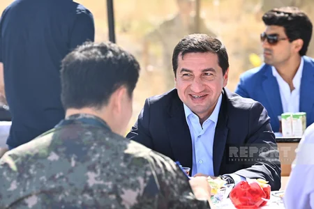 Diplomatic corps gets acquainted with area where food cargo of the Azerbaijan Red Crescent Society located on Aghdam-Khankandi road