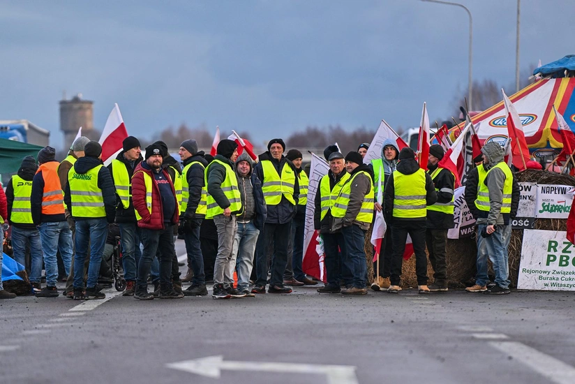 Polish farmers start blocking border with Lithuania due to import of Ukrainian grain