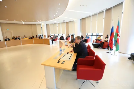 Yevgeni Bajanov: ABŞ MDB ölkələrinə öz dövlət modelini tətbiq etmək istəyir