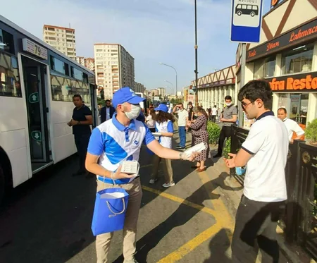Bakı Nəqliyyat Agentliyi vətəndaşlara tibbi maska paylayıb
