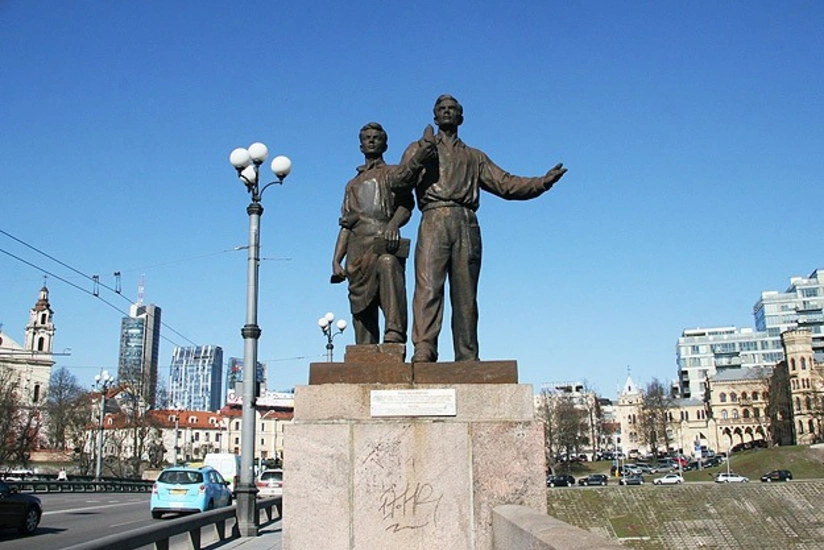 Lithuania removes remaining Soviet-era monuments in capital