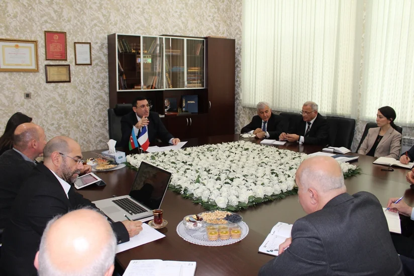 Almaniyalı professor ADNSU-da olub