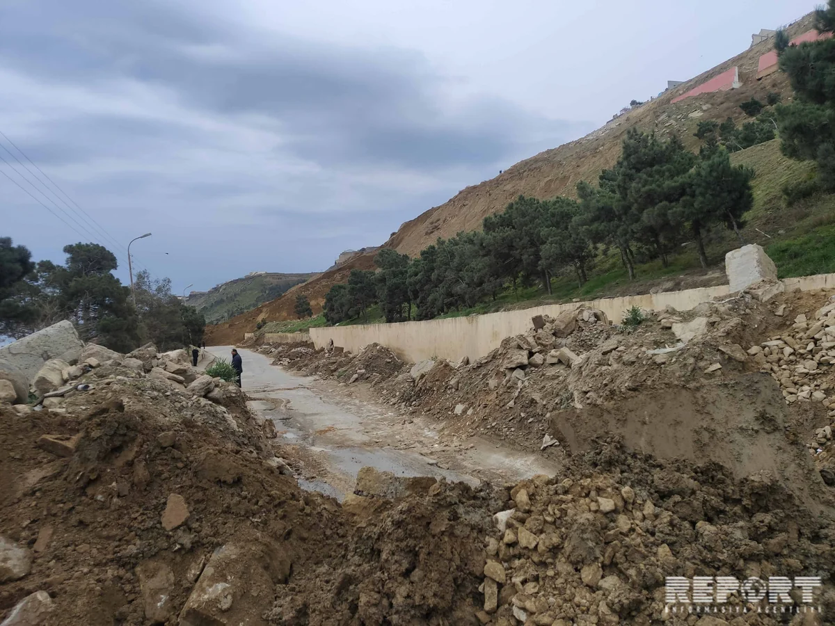 Badamdarda torpaq sürüşməsi davam edir, yol bağlanıb - FOTO - VİDEO - YENİLƏNİB-2