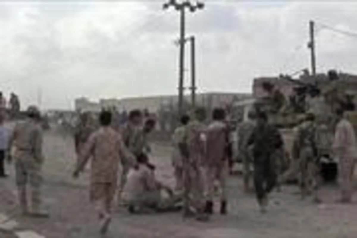 Yəməndə hərbi parada hücum olub: 6 hərbçi ölüb, 20-si yaralanıb - YENİLƏNİB