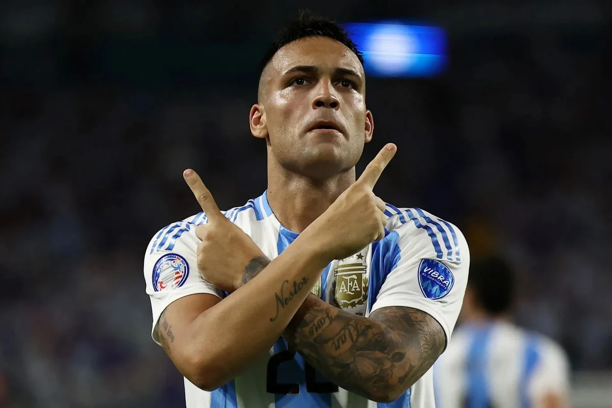 Lautaro Martines millidəki qolların sayına görə Maradonaya çatıb