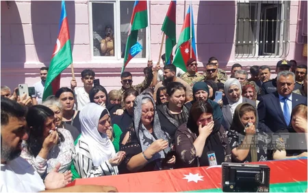 Xırdalanda Birinci Qarabağ müharibəsinin şəhidi Rövşən Əliyev dəfn edilib – YENİLƏNİB