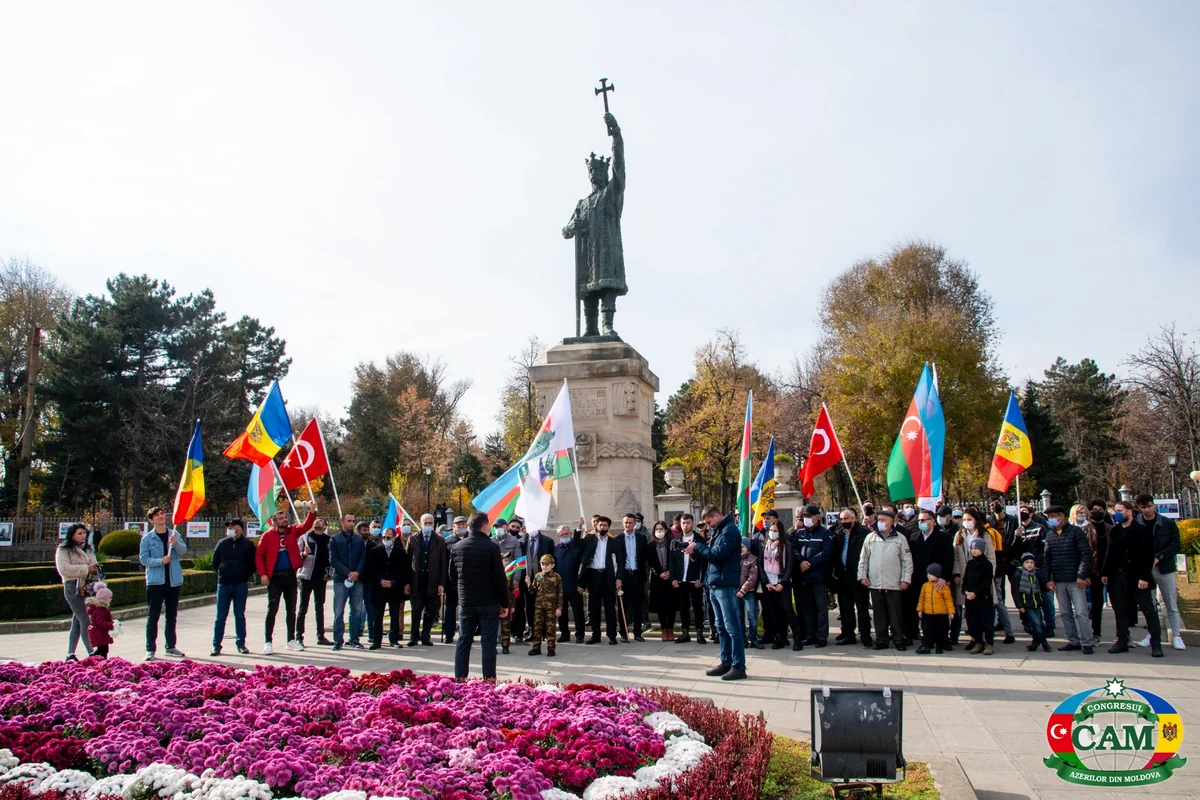 Kişinyovda Zəfər Gününə həsr olunmuş yürüş və bayram tədbiri keçirilib