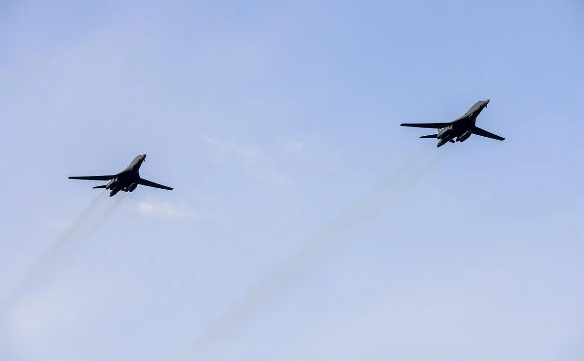 ABŞ Yaponiyanın hərbi bazasına bombardmançı təyyarələr göndərib