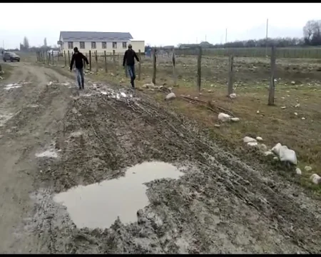 İsmayıllının Çəmənli kəndinin yolu bərbad vəziyyətə düşüb