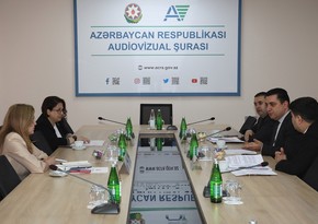 Televiziyalarda işarət dilinin tətbiqi məsələsi müzakirə olunub