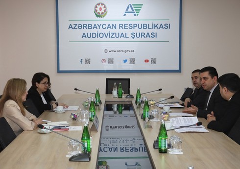 Televiziyalarda işarət dilinin tətbiqi məsələsi müzakirə olunub