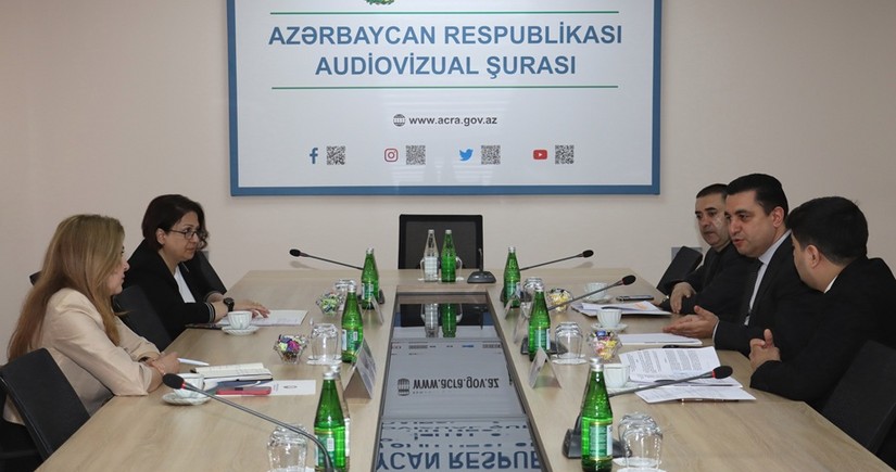 Televiziyalarda işarət dilinin tətbiqi məsələsi müzakirə olunub