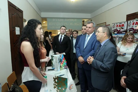 Bakıda tələbə və məzunlar üçün əmək yarımarkası keçirilib