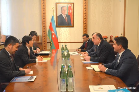 New Japanese ambassador presents copy of his credentials to Elmar Mammadyarov