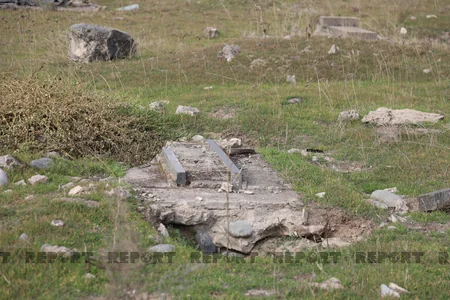 Qubadlıda erməni vandaliziminə məruz qalan qəbiristanlıq - FOTOREPORTAJ