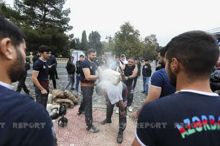 Böyük zəfərin yarmarkasından - FOTOREPORTAJ