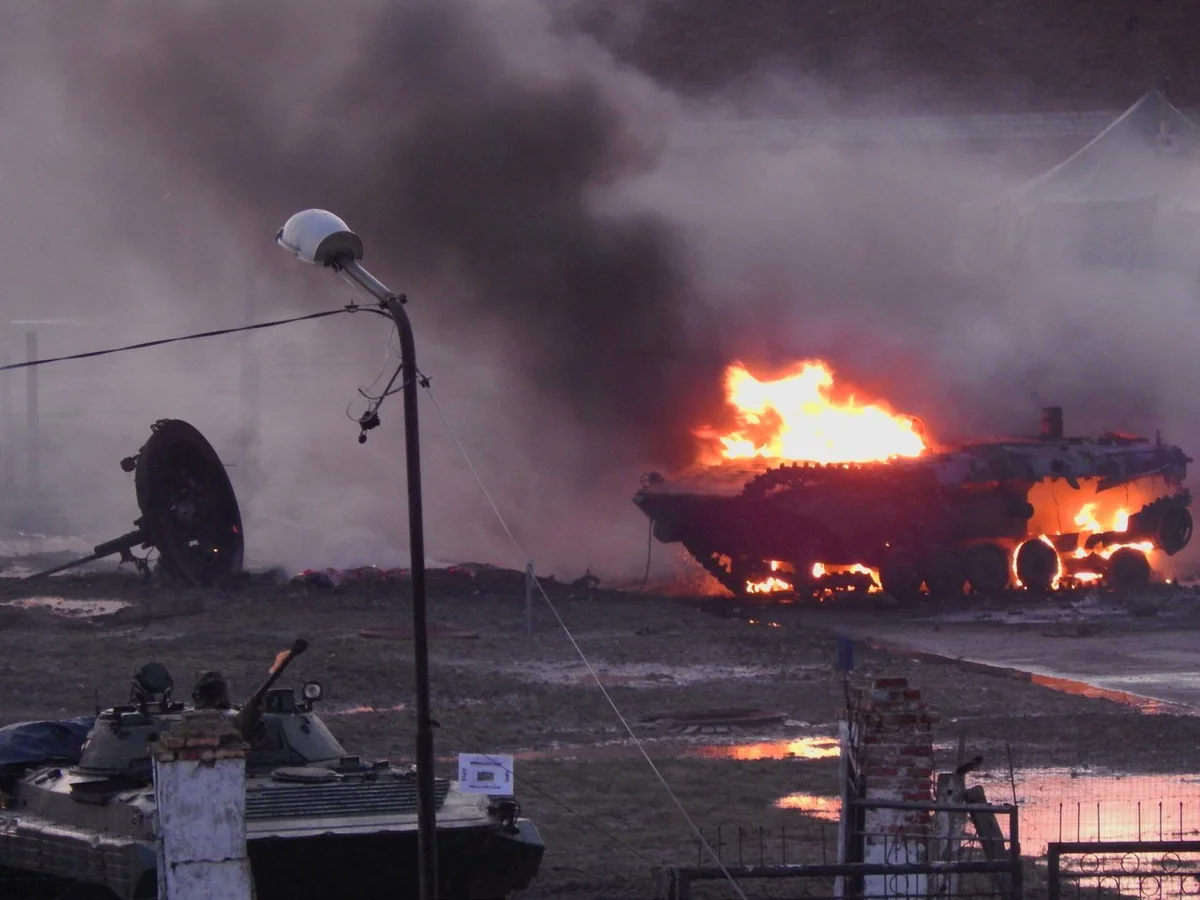 При взрыве боеприпаса в России пострадали военнослужащие